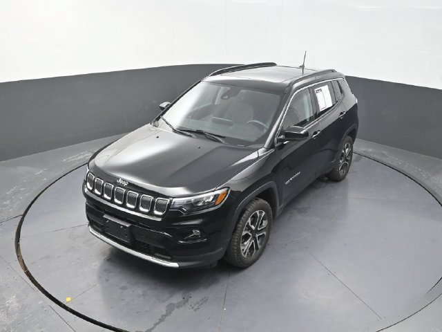 Used 2022 Jeep Compass Limited w/ Sun and Sound Group AWD/4WD image 13