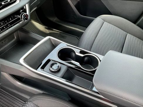 New 2026 Chevrolet Equinox LT w/ Safety and Technology Package image 8