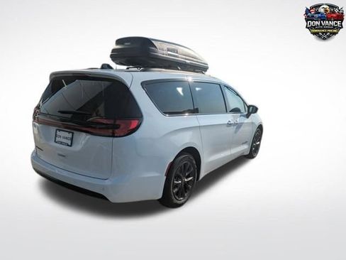 New 2025 Chrysler Pacifica Select w/ Fav Edition Package image 5