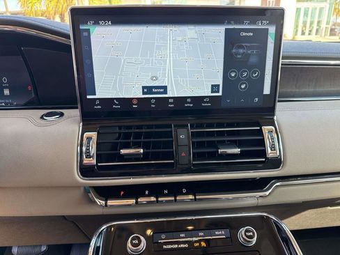Certified 2024 Lincoln Navigator Reserve AWD/4WD image 28