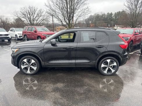 Used 2026 Volvo XC40 B5 Plus w/ Protection Package Premier image 3