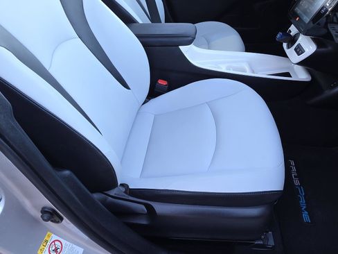 Used 2017 Toyota Prius Prime Plus image 25