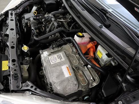 Used 2013 Toyota Prius C image 33