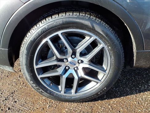 Used 2019 Ford Explorer Sport w/ Equipment Group 401A image 9