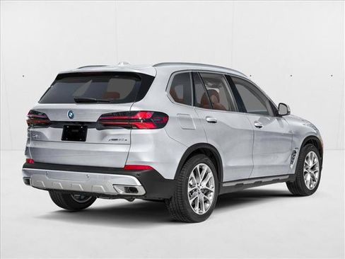 Used 2026 BMW X5 xDrive50e w/ Parking Assistance Package AWD/4WD image 2