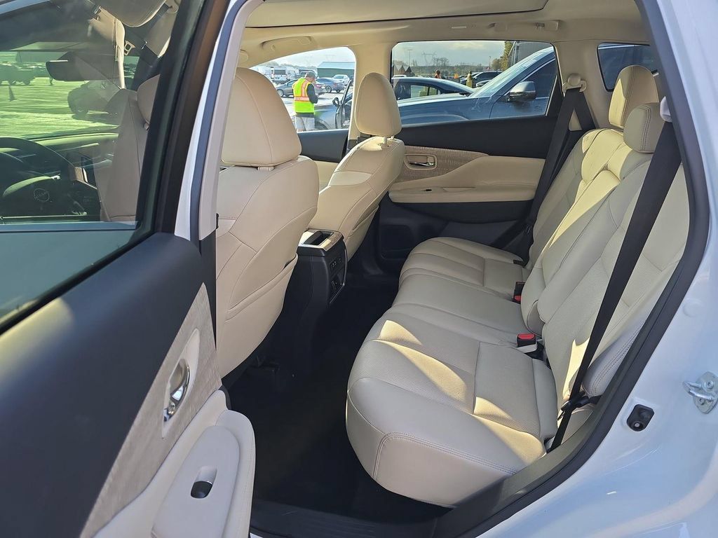 Used 2024 Nissan Murano SL AWD/4WD image 10