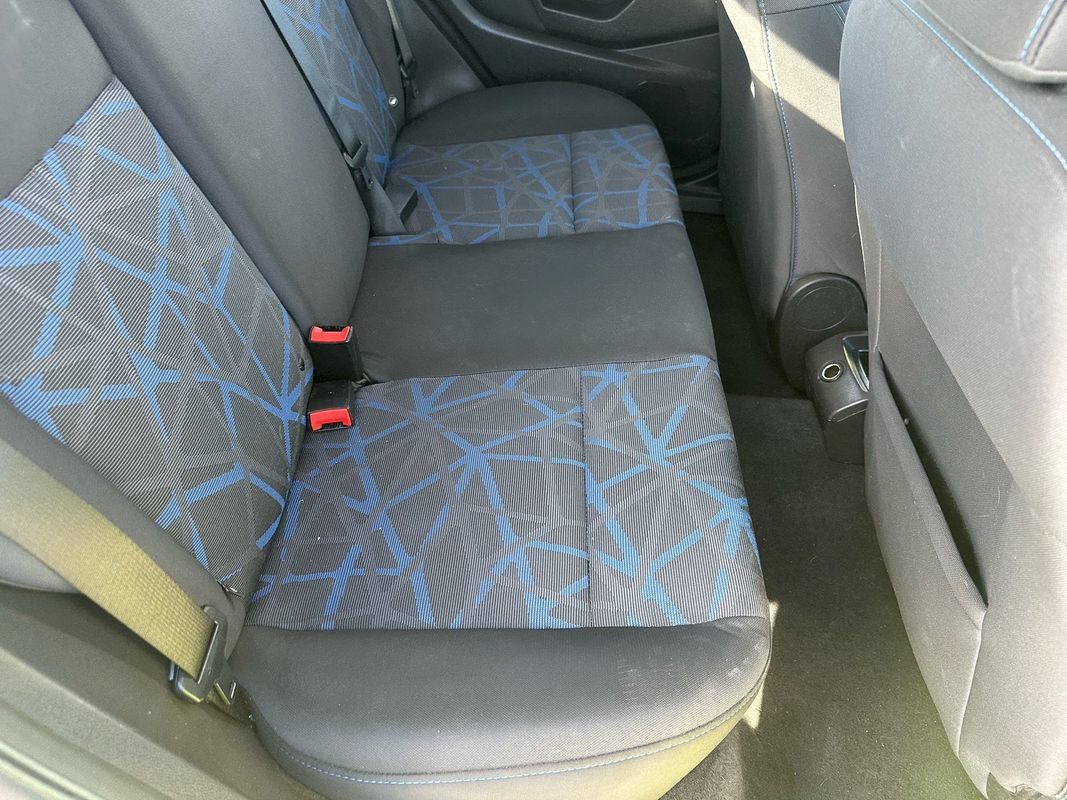 Used 2011 Ford Fiesta SE w/ 203A Rapid Spec Order Code FWD image 24