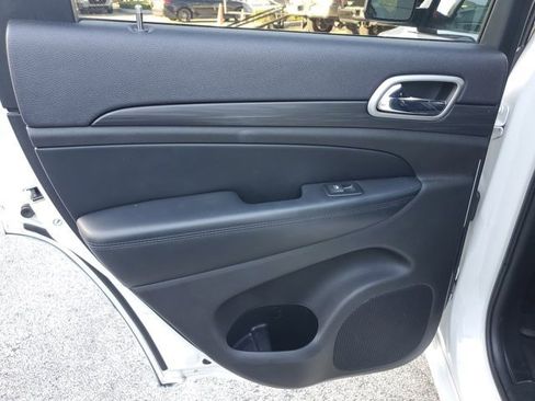 Used 2019 Jeep Grand Cherokee Altitude image 19