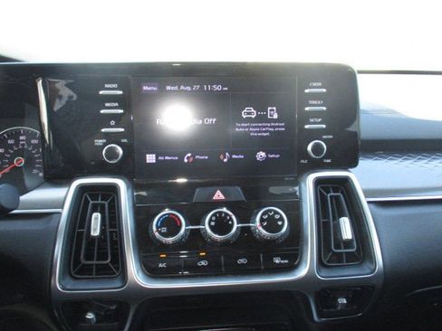 Used 2022 Kia Sorento LX image 18