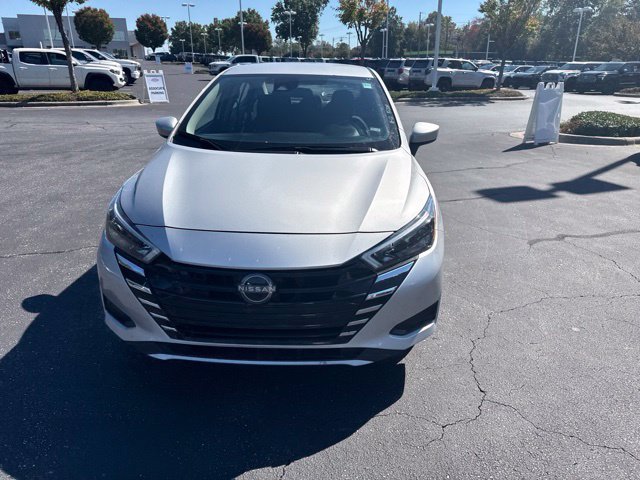 Used 2025 Nissan Versa SV FWD image 2