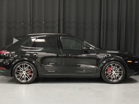 New 2026 Porsche Cayenne S AWD/4WD image 6