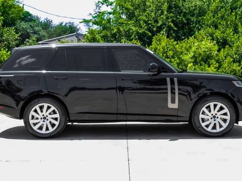 New 2026 Land Rover Range Rover Long Wheelbase SE AWD/4WD image 9