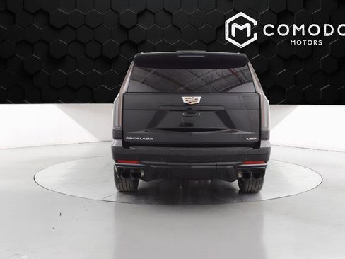 Used 2025 Cadillac Escalade ESV V image 4