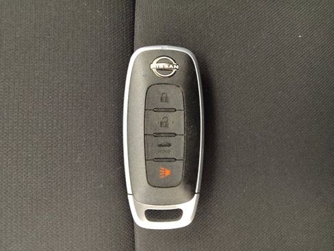 Used 2025 Nissan Sentra S FWD image 32