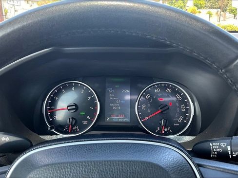 Used 2021 Toyota RAV4 XLE w/ Convenience Package FWD image 12