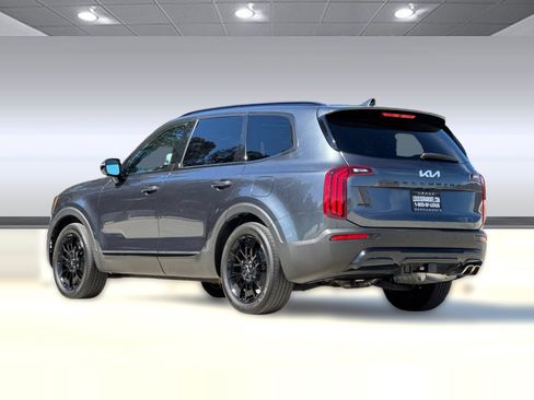 Used 2022 Kia Telluride SX w/ SX Prestige Package AWD/4WD image 3