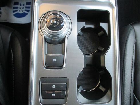 Used 2024 Ford Edge Titanium image 15