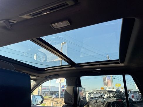 Used 2022 GMC Yukon Denali w/ Denali Ultimate Package image 14