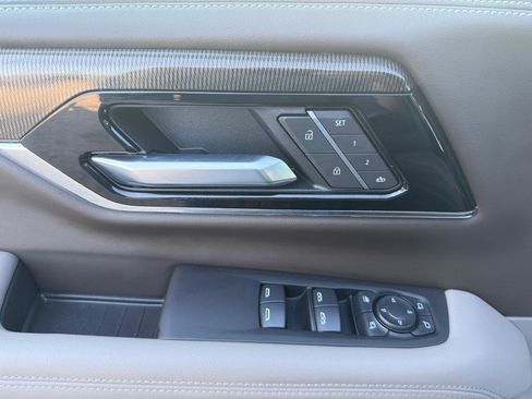 Used 2025 GMC Yukon Elevation w/ Elevation Premium Package image 29