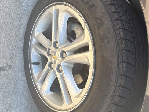 Used 2017 Chevrolet Cruze LT w/ Convenience Package image 28