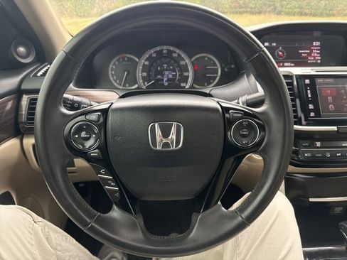 Used 2017 Honda Accord EX-L image 19