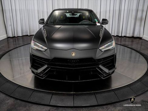 Used 2024 Lamborghini Urus Performante AWD/4WD image 2
