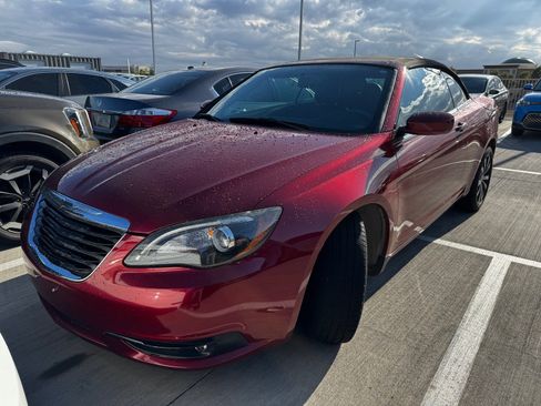 Used 2012 Chrysler 200 S image 2