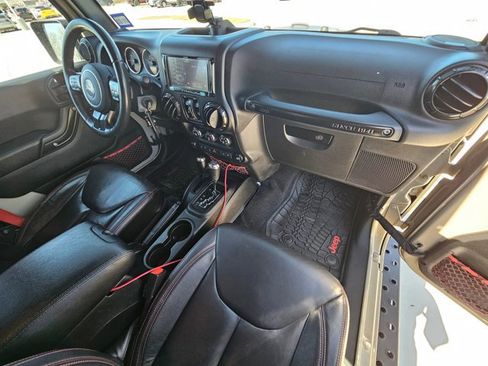 Used 2017 Jeep Wrangler Unlimited Rubicon image 21