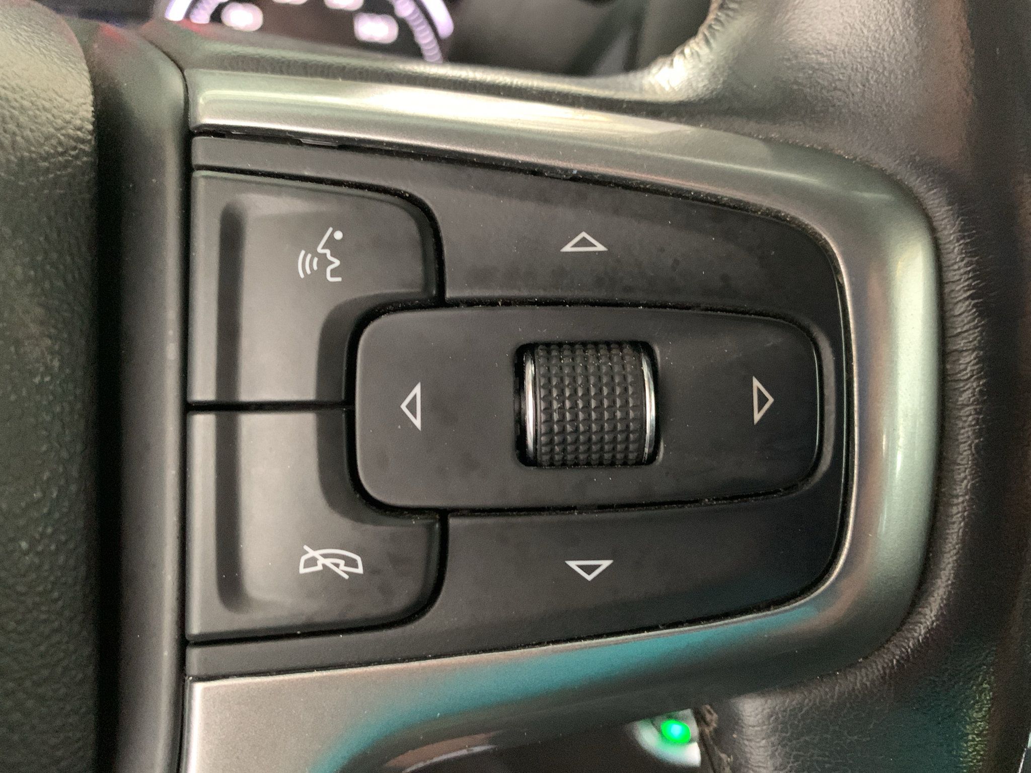 Used 2022 Chevrolet Silverado 1500 LT AWD/4WD image 19