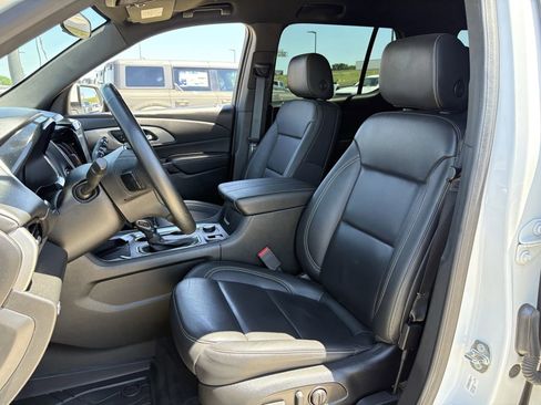 Used 2023 Chevrolet Traverse LT w/ LPO, Floor Liner Package AWD/4WD image 26