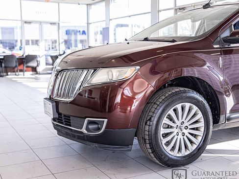 Used 2012 Lincoln MKX FWD image 4