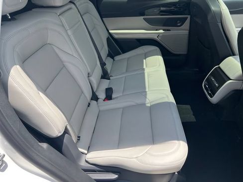 New 2026 Lincoln Nautilus Reserve AWD/4WD image 16