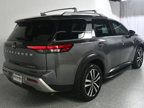 Used 2024 Nissan Pathfinder Platinum FWD image 9