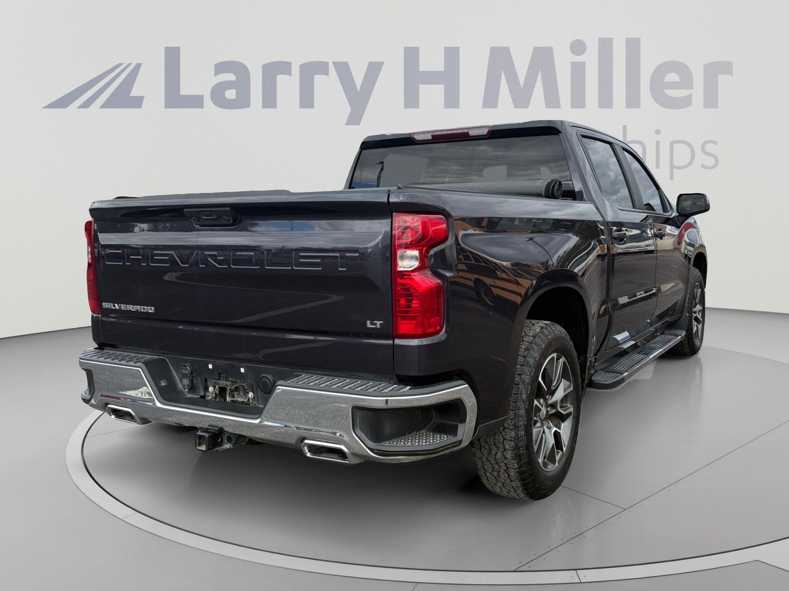 Used 2022 Chevrolet Silverado 1500 LT AWD/4WD image 5