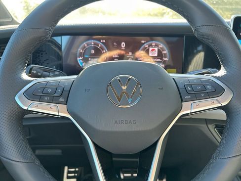 New 2026 Volkswagen Tiguan SE R-Line FWD image 25