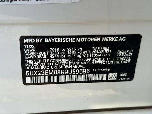 Used 2024 BMW X7 xDrive40i w/ Parking Assistance Package AWD/4WD image 29