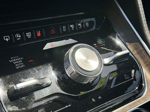 Used 2024 Jeep Grand Wagoneer L 4WD image 14