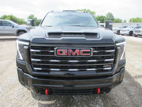 New 2026 GMC Sierra 2500 AT4 w/ AT4 Premium Plus Package AWD/4WD image 12