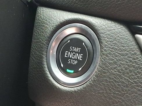 Used 2025 Cadillac XT4 Sport AWD/4WD image 24
