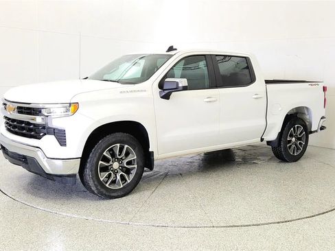 Used 2024 Chevrolet Silverado 1500 LT image 3