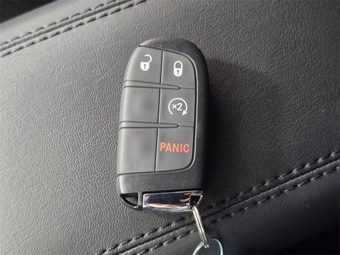 New 2026 Jeep Compass Latitude image 25