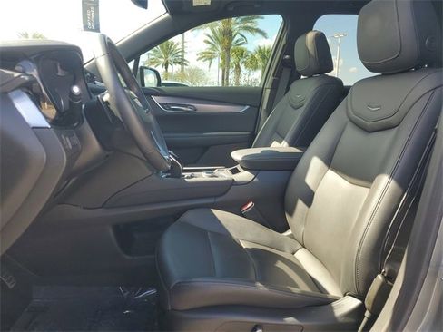 Used 2023 Cadillac XT6 Luxury image 18