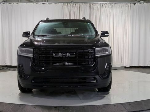 Used 2023 GMC Acadia SLT w/ Elevation Edition image 3
