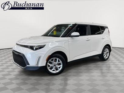 Used 2025 Kia Soul LX w/ LX Technology Package