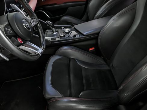 Used 2019 Alfa Romeo Giulia Quadrifoglio RWD image 18