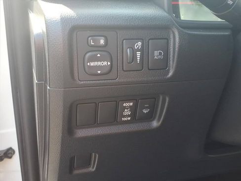 Used 2022 Toyota 4Runner TRD Off-Road AWD/4WD image 18
