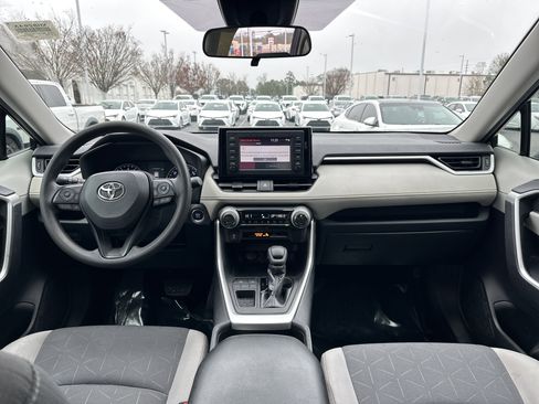 Used 2019 Toyota RAV4 XLE image 29