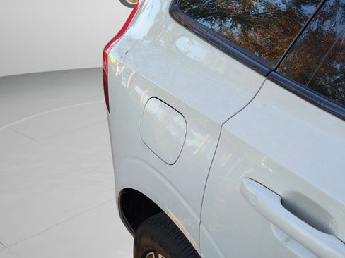 Used 2020 Volvo XC60 T5 R-Design image 14