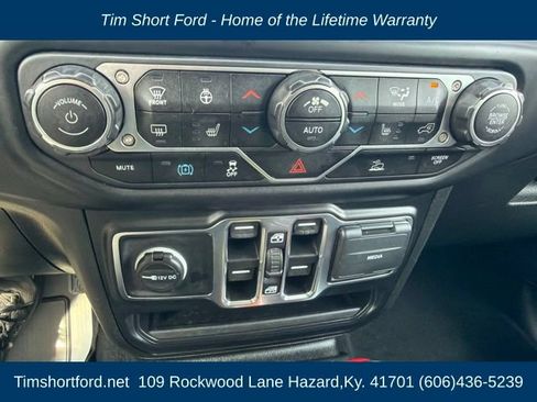 Used 2023 Jeep Wrangler Unlimited Sahara w/ Cold Weather Group AWD/4WD image 13