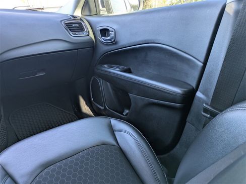 Used 2021 Jeep Compass Latitude image 8